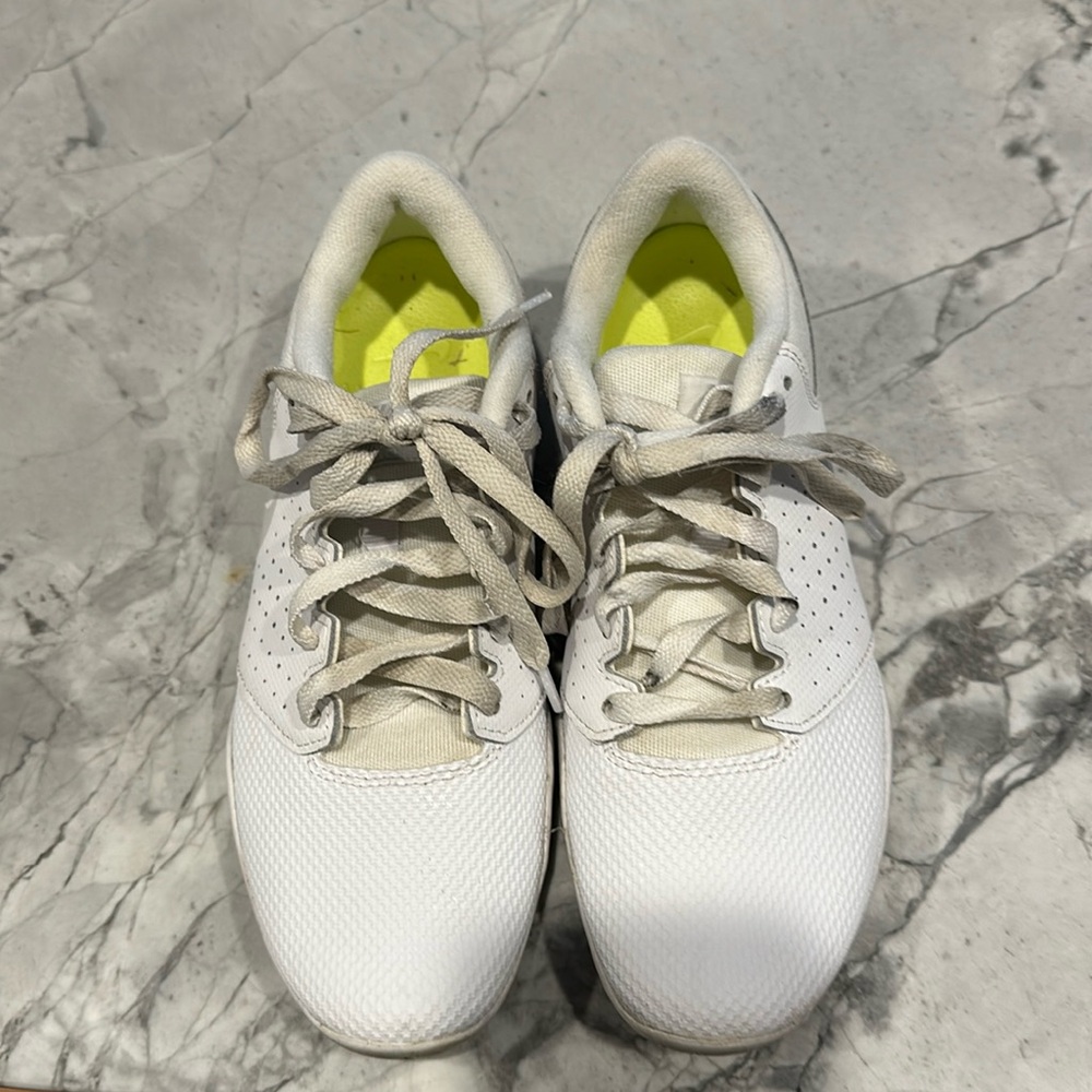 Nike cheer sideline sneakers
